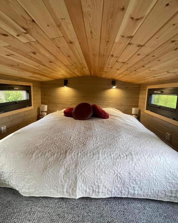 La Tiny House De Nanou Pensionat Rochefort Eksteriør billede